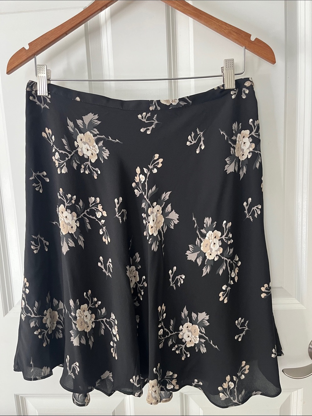 Lord & Taylor Vintage 100% silk EUC flowy feminine Floral Mini Skirt Sz 12